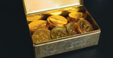 des bitcoins dans une boite